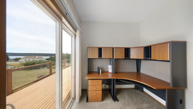 Building Photo - 2 Bed 2 Bath - Penn Cove - Small Dog - Vie...