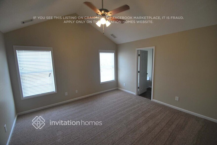 Building Photo - 3816 Pine Village Pl