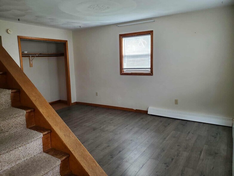 Building Photo - 252 Gompers Ave