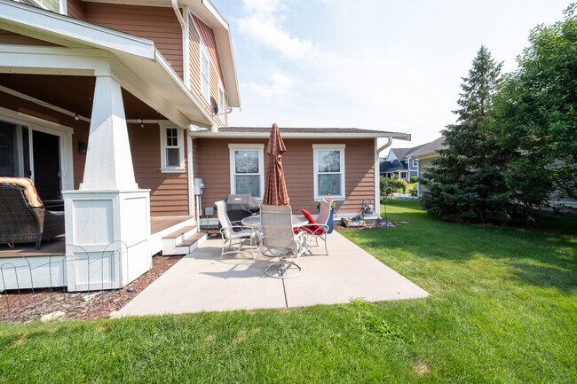 Building Photo - 15615 Dunberry Way