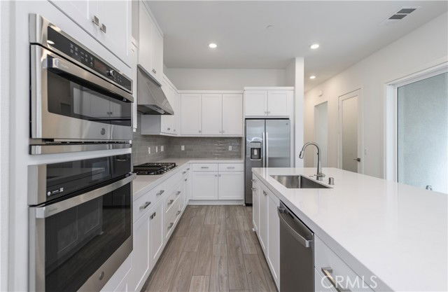 Building Photo - 107 Zawn