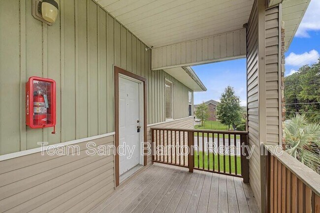 Building Photo - 542 S 72nd Ave