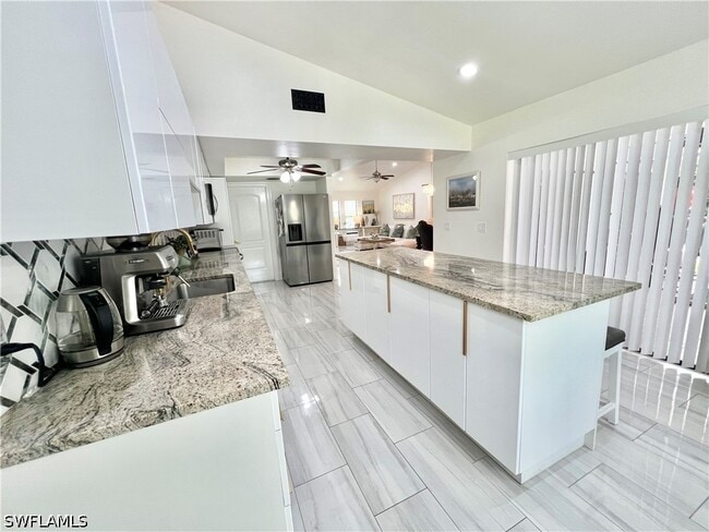 Building Photo - 2499 River Reach Dr