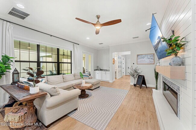 Building Photo - 2300 Addison Dr