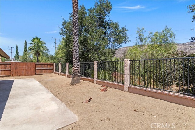 Building Photo - 9688 Sycamore Canyon Rd