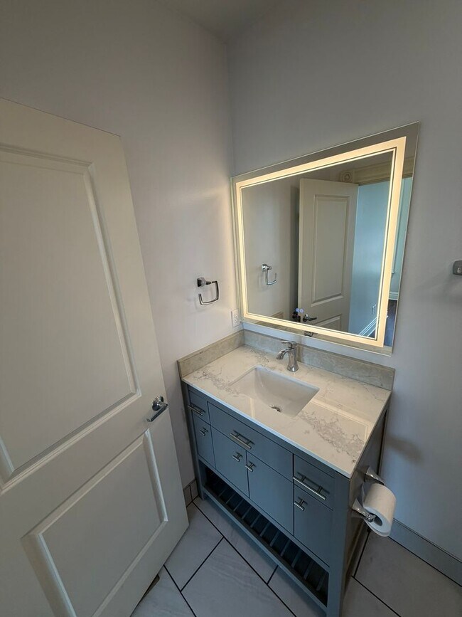 Building Photo - Bright & Spacious 3BR in The Grove – Walk to Shops & Dining!