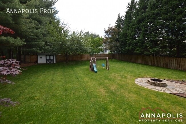 Building Photo - 555 Brightview Dr