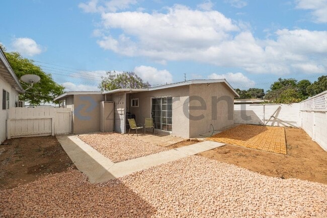 Building Photo - 415 E 26th St