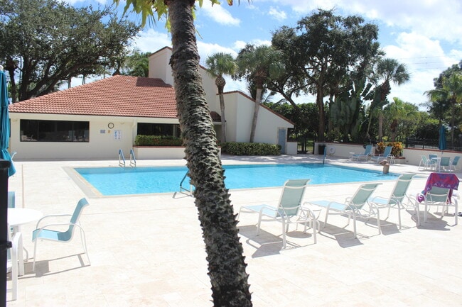 Building Photo - 508 Sea Oats Dr