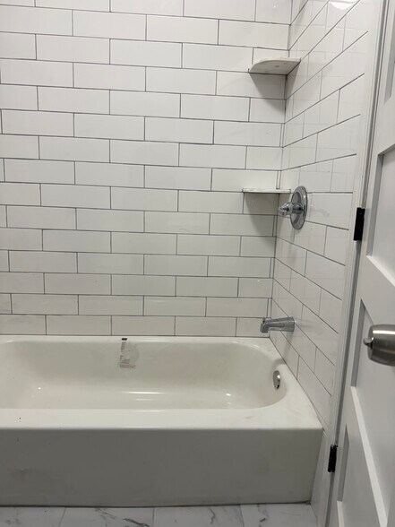 Building Photo - 2517 Island Ave