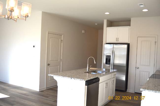 Building Photo - 18 Matrix Ct