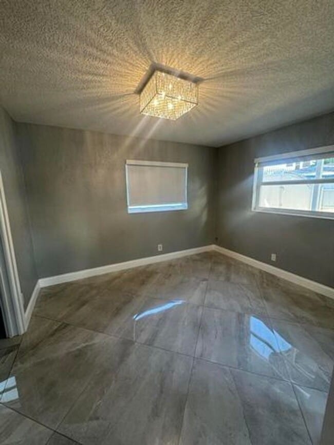 Building Photo - 2591 Rosehaven Rd