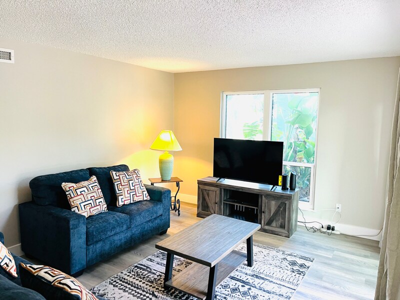 Building Photo - 649 Windrush Bay Dr