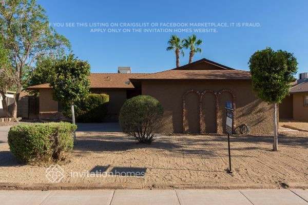 Building Photo - 1943 W Devonshire St