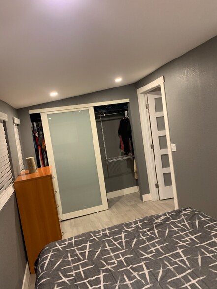 Building Photo - 525 S Raleigh St