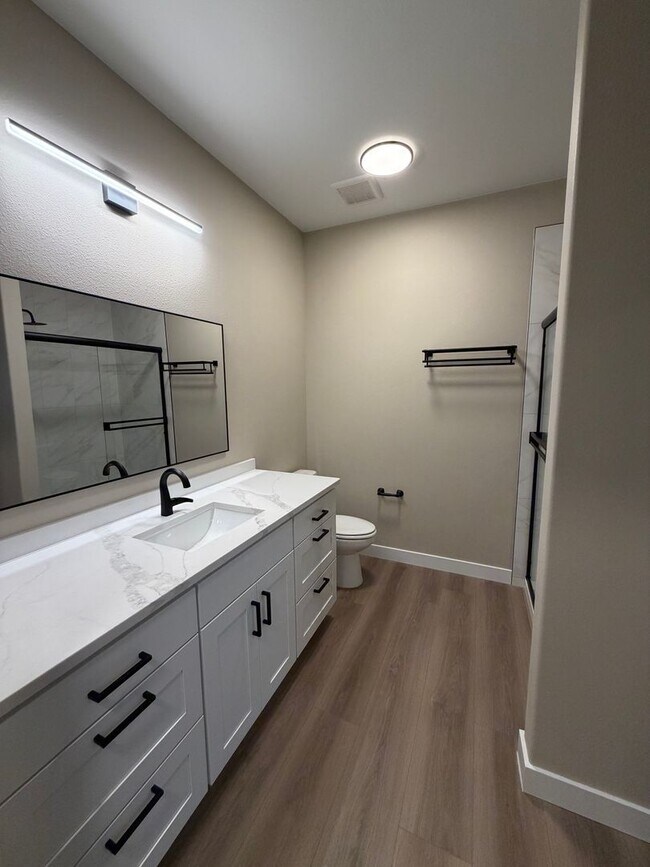 Building Photo - 2121 Carr Rd