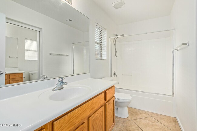 Building Photo - 2521 W Desert Spring Way