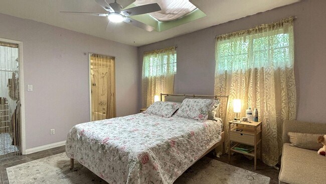 Building Photo - Spacious 4 Bedroom, 3 Bathroom Redlands Home!