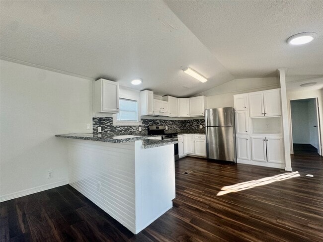 Building Photo - 1007 Spooner St