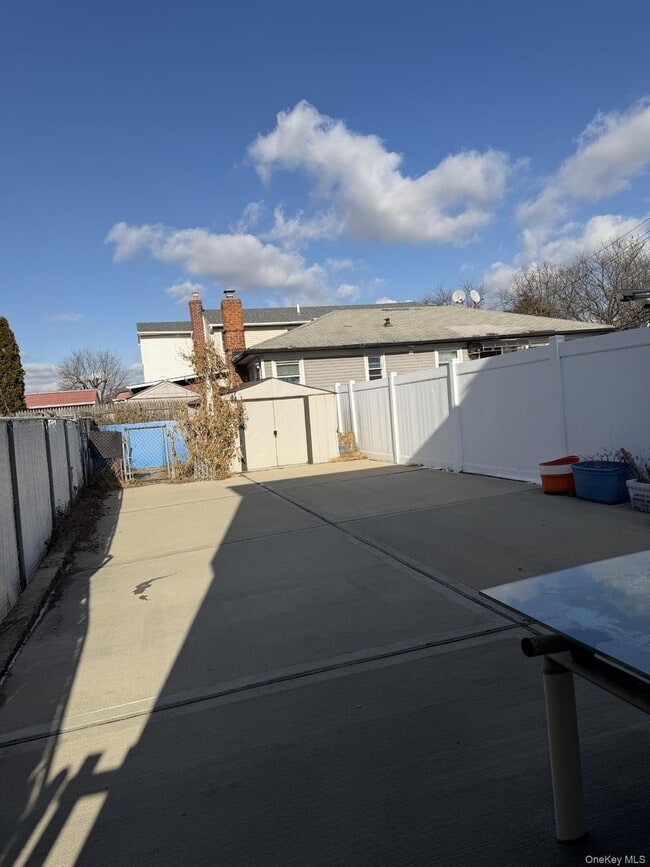 Building Photo - 160-13 N Conduit Ave