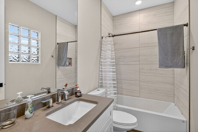 Building Photo - 297 Estates Cir
