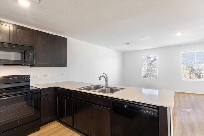 Building Photo - 1125 Largemouth Ln