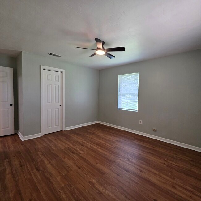 Building Photo - 2508 Belmont Ave