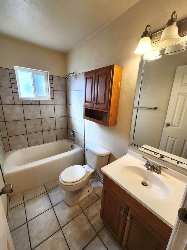 Building Photo - 1417 Fifth St.