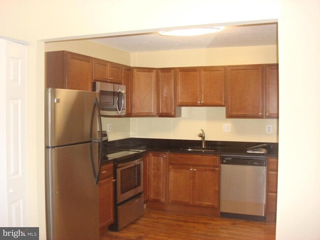 Building Photo - 8340 Greensboro Dr