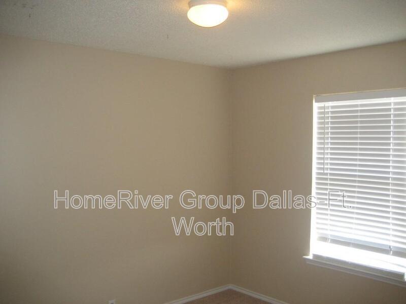 Building Photo - 2304 Hampton Dr