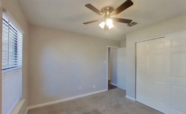 Building Photo - MOVE IN READY