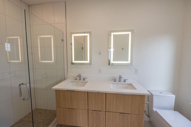 Building Photo - RIVERSIDE TOWNHOMES - BRAND NEW!