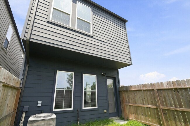 Building Photo - 2908 Stevens St