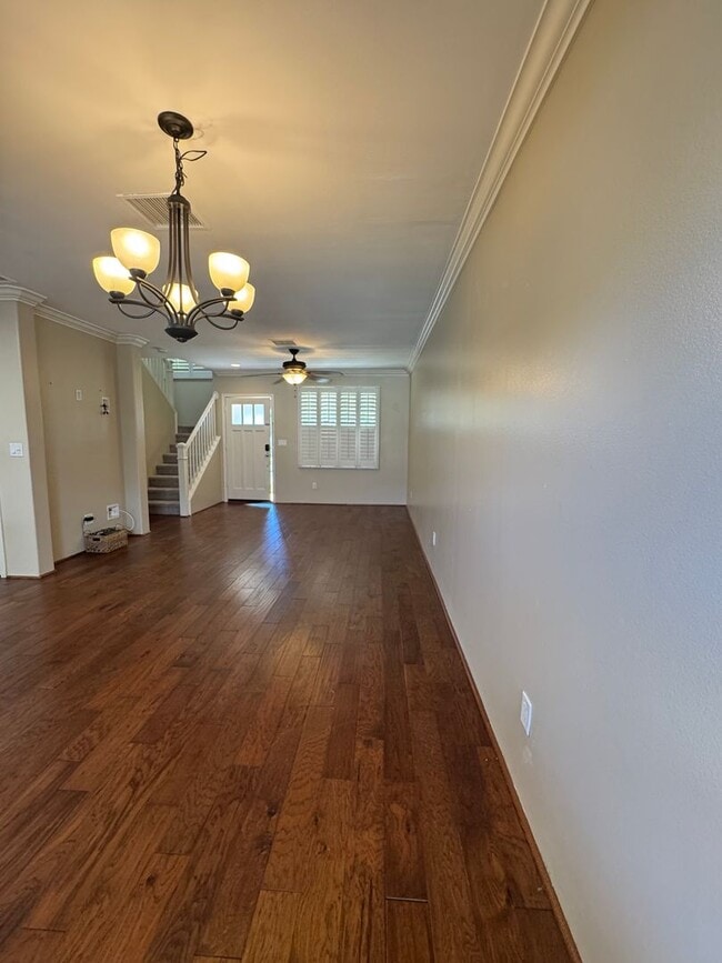 Building Photo - Stunning  3-Bedroom/2.5-Bath - $3800.00 Lo...