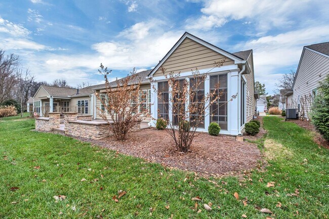 Building Photo - Del Webb Lake Providence Home