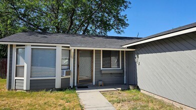 Building Photo - Lovely Single-Story 3-Bed, 2 Bath House in Nampa!