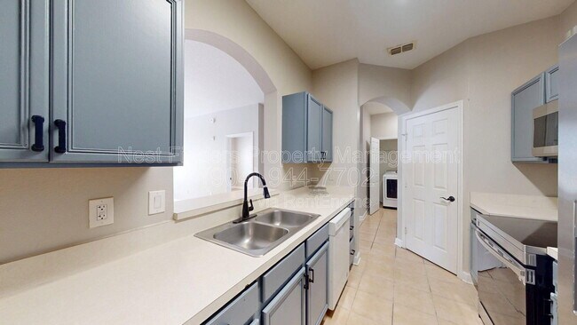 Building Photo - 7990 Baymeadows Rd E