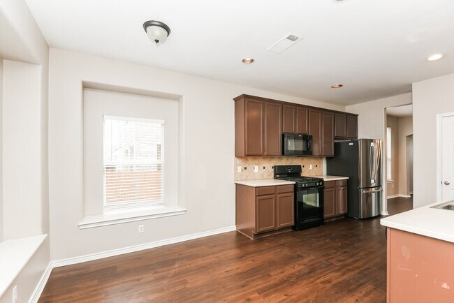 Building Photo - 5824 Fathom Dr