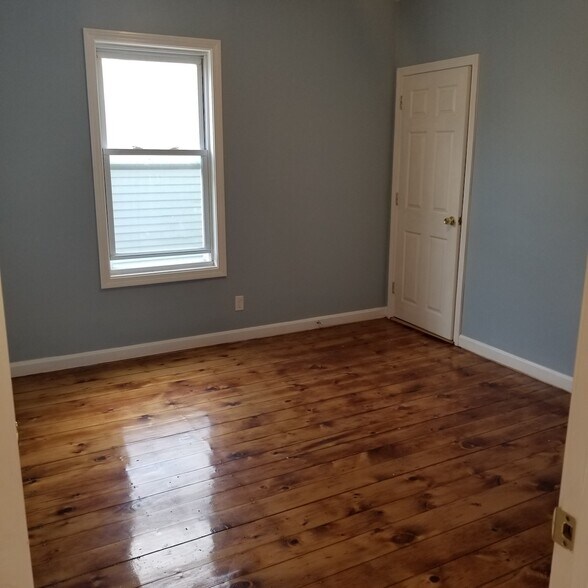 Building Photo - 69 Catharine St