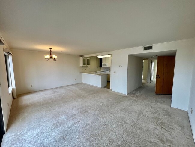 Building Photo - 185C -TL - CS