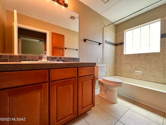 Building Photo - 1500 E Pusch Wilderness Dr