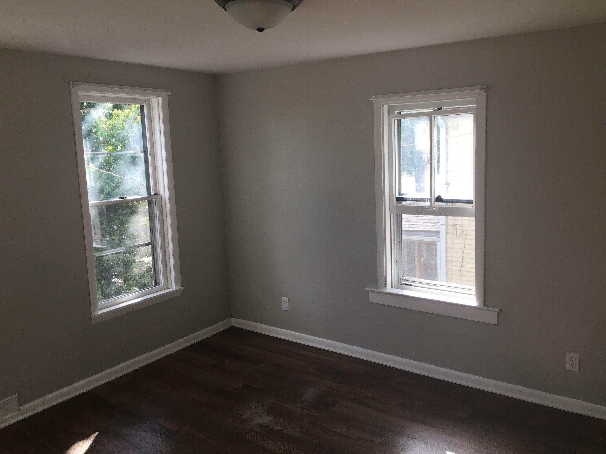 living room - 614 Forest St