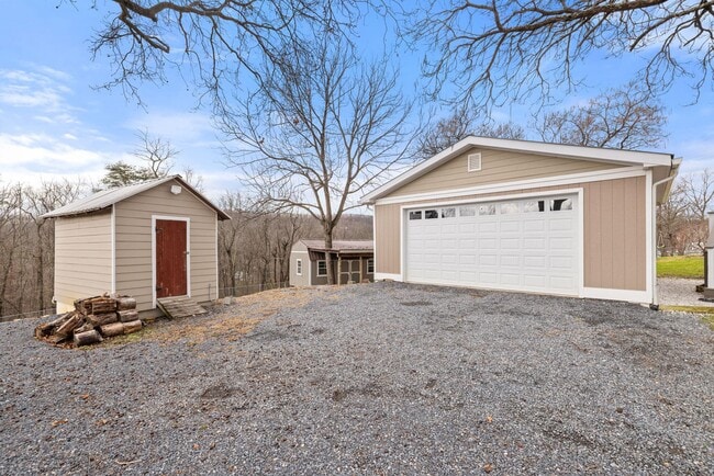 Building Photo - 239 McDonald Rd