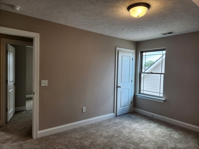 Building Photo - 2853 Vly Farms Dr