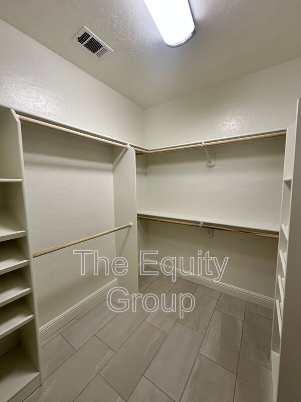 Building Photo - 5319 W Harold Ave
