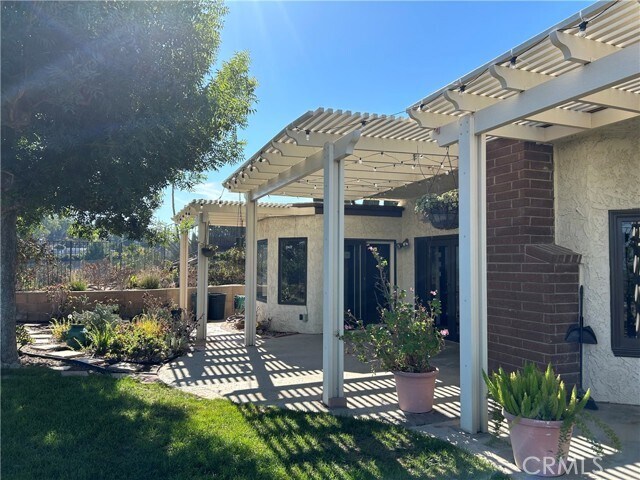 Building Photo - 14676 Deervale Pl