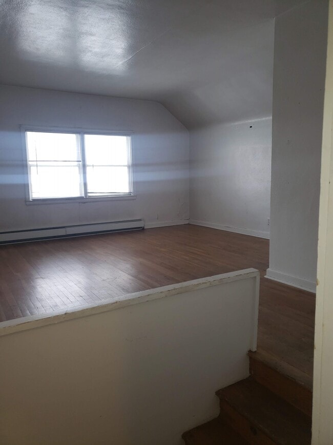 Building Photo - 116 Pine St