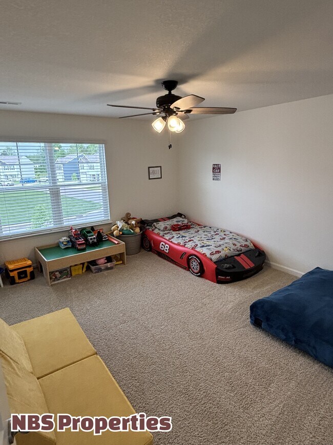 Building Photo - 7402 Cottontail St
