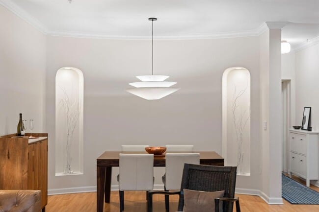 Building Photo - 1008 Portland Ave