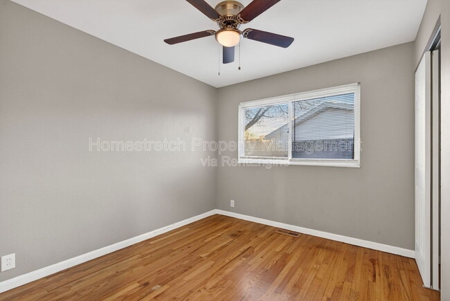 Building Photo - 2385 Greenbriar Dr